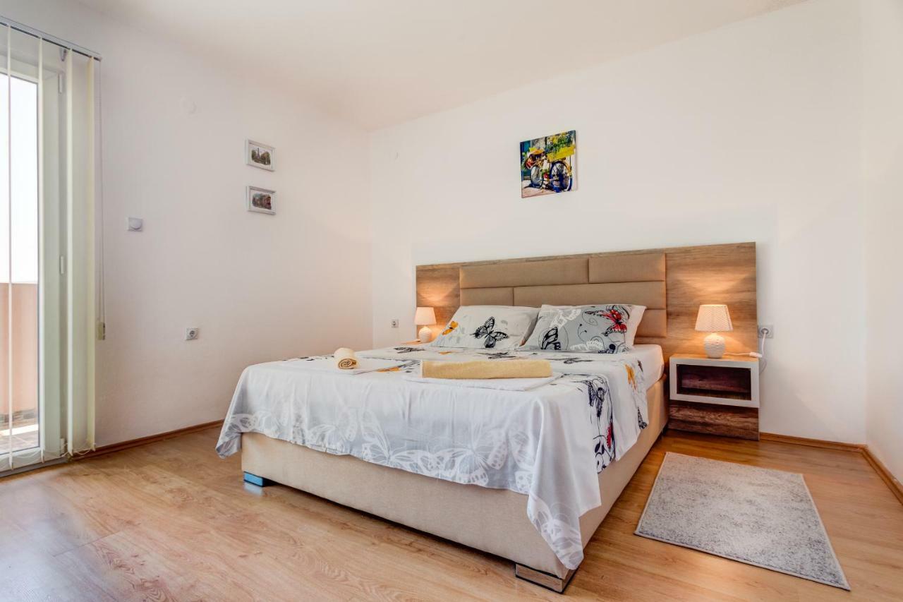 Libra Apartments Tivat Exterior foto